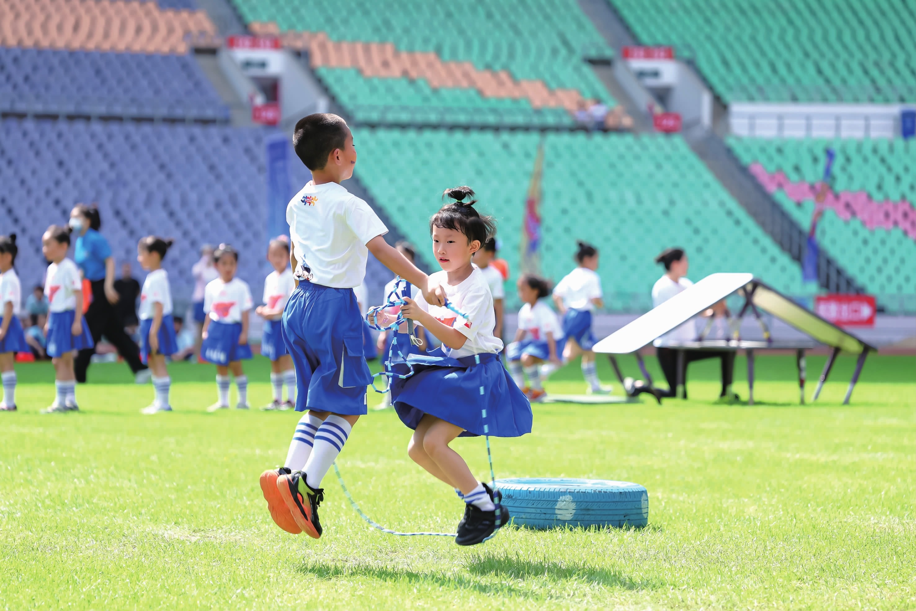 德州扑克不是概率游戏，而是决策质量的长期博弈（德州扑克的胜负取决于长期决策质量，而非概率）